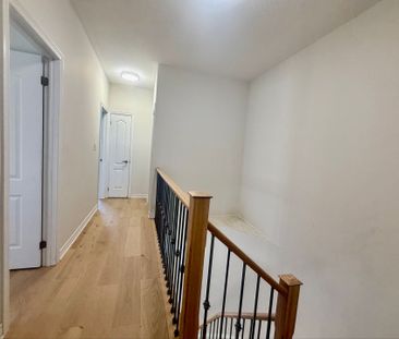 For Lease - 165 Paradelle Drive, Richmond Hill, Ontario - Photo 2