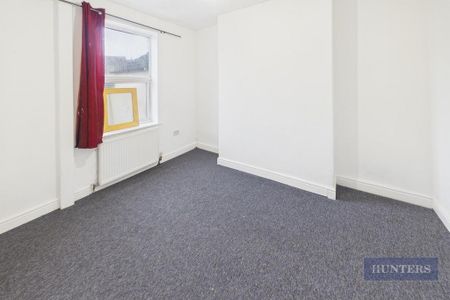 4 bedroom terraced house to rent - Photo 5