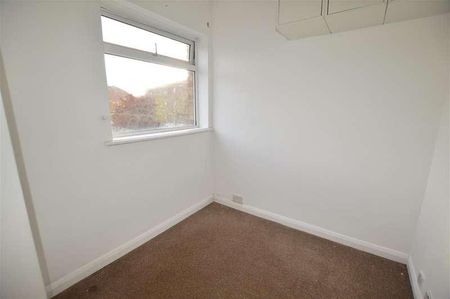 Furnival Avenue, Slough, SL2 - Photo 3