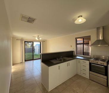 Lovely Home in Morphett Vale - Photo 3