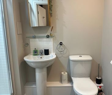 Studio Flat, Fletcher Court, NW9 - Photo 5