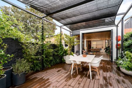 Renovated Victorian Delight! - Photo 4