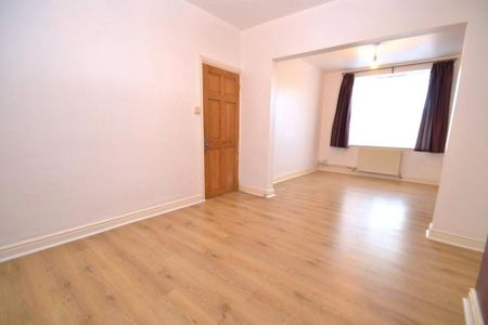 3 bedroom terraced house to rent - Photo 2