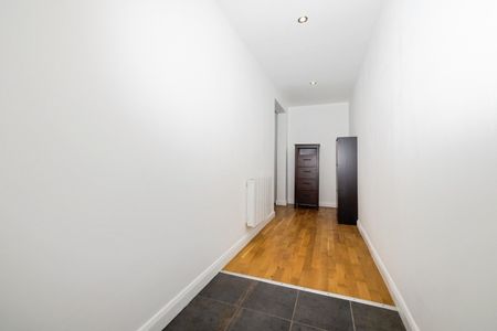 1 Bed Flat, Hogarth Road, SW5 - Photo 2