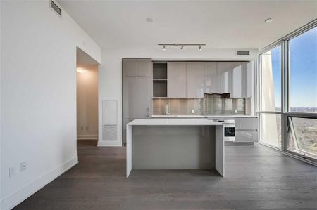 For Lease - 1 Yorkville Avenue Unit# 5409, Toronto, Ontario - Photo 4