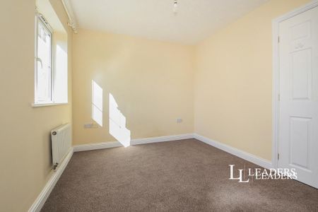 3 bedroom terraced house to rent - Photo 5