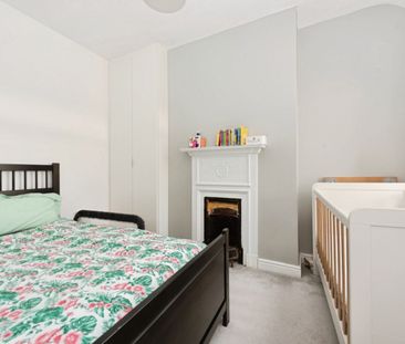 2 Bed Maisonette, Upper Richmond Road West, SW14 - Photo 3