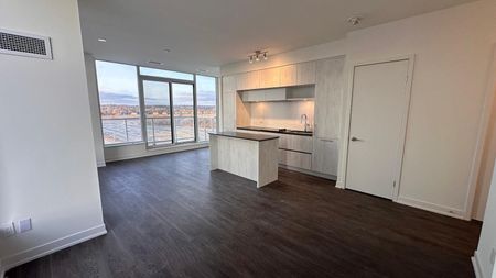 For Lease - 6 David Eyer Road Unit# 903, Richmond Hill, Ontario - Photo 4