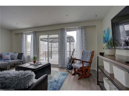 37 Rose Abbey Drive - 3 bed, 2.5 bath - $200 GIFT CARD WITH NOV 1 LEASE - Photo 2