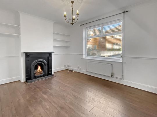 3 bedroom end of terrace house to rent - Photo 1