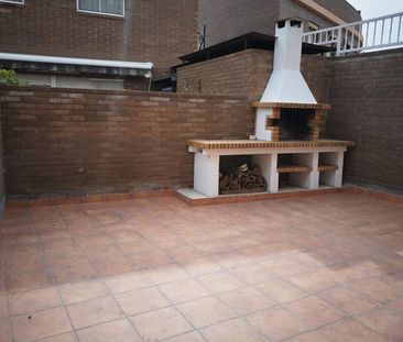 3 room luxury House for rent in Badalona, Catalonia - Photo 1