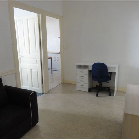 Location Appartement 2 pièces Meublé 34m² LE CREUSOT 71200 - Photo 1