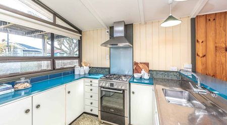 WHANGANUI EAST - 3 BEDROOMS - Photo 3