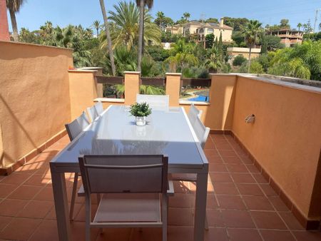 Apartment in Reserva de Marbella, Costa del Sol - Photo 5