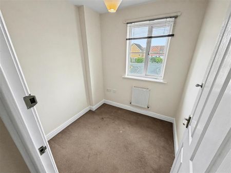 3 bedroom semi-detached house to rent - Photo 5