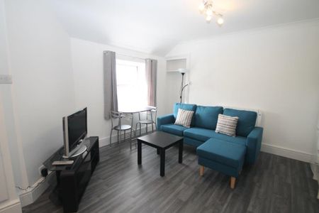 2 Bedroom | Flat 4, 18 Seaton Avenue, PL4 6QJ - Photo 2