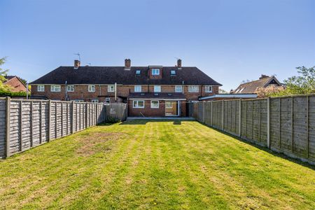 4 bed terraced house to rent in Rising Lane, Knowle, Solihull - Photo 3