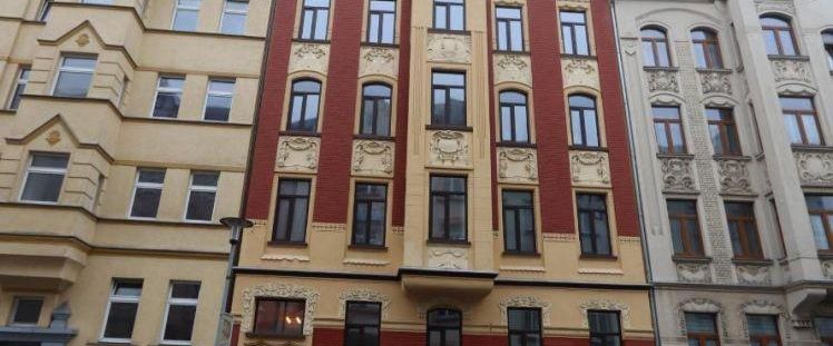 große helle 3 Zimmer Wohnung zentrale Lage im Dachgeschoss - Foto 1