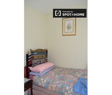 Cosy room to rent in 4-bedroom house in Terenure, Dublin - Photo 5