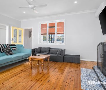 Modern Comfort with Timeless Charm. - Photo 2