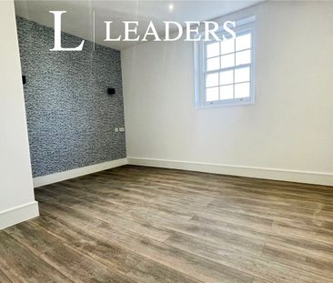 3 bedroom property to rent East Street, Rochford, Essex, SS4 - Photo 3