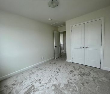 404 Buckthorn Dr, Kingston, ON K7P 0V6 - Photo 6