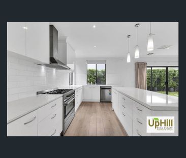 3 Seeley Walk, Berwick, Vic 3806 - Photo 5