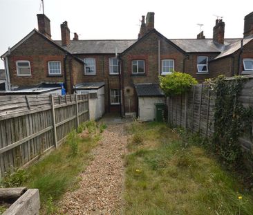 2 bedroom terraced house to rent - Photo 1