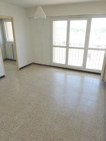 T1BIS 410€ H.C 58Bis Av Jean Jaurès Nîmes, 35m² - Photo 4