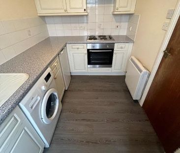 2 bedroom flat to rent - Photo 4