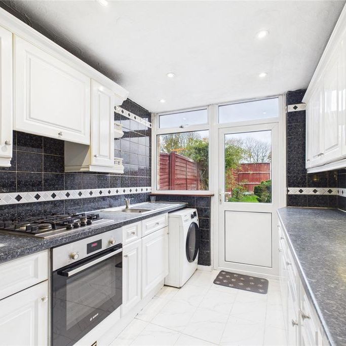 3 bedroom terraced house to rent - Photo 1