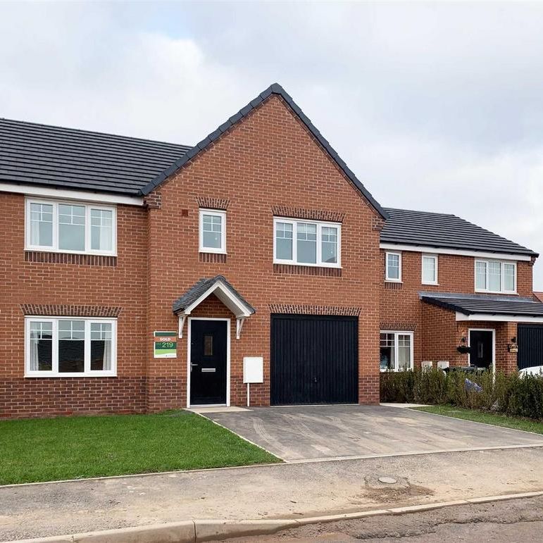 5 bedroom detached house to rent - Photo 1