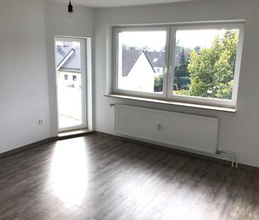 Wo das Leben so spielt - renovierte 3-Zi.-Wohnung - Photo 1