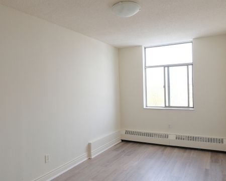 One Bedroom - Photo 4