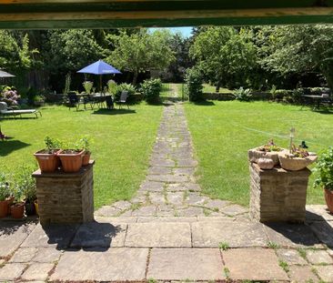 Room in a Shared House, Very Near South Side The Common Area, W5 - Photo 3