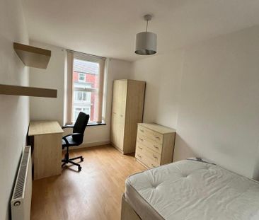 5 bedroom end of terrace house to rent - Photo 5