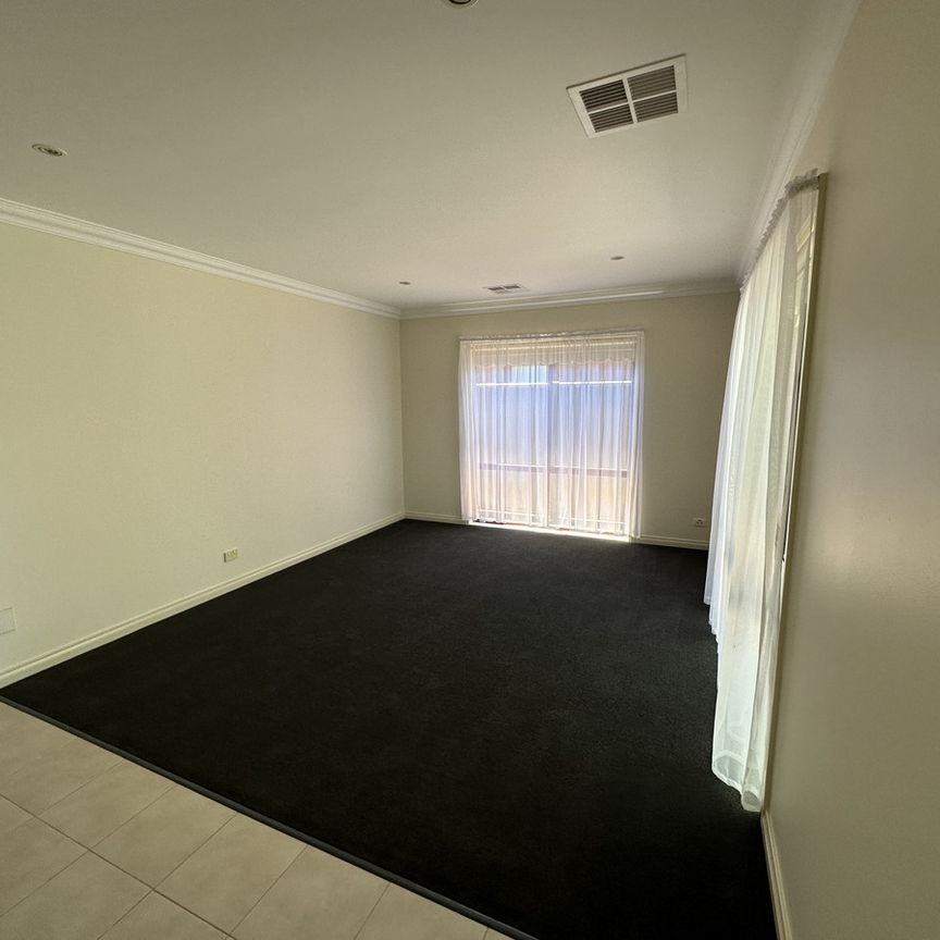 Unit 2 / 52 Mason Street, SHEPPARTON VIC 3630 - Photo 1