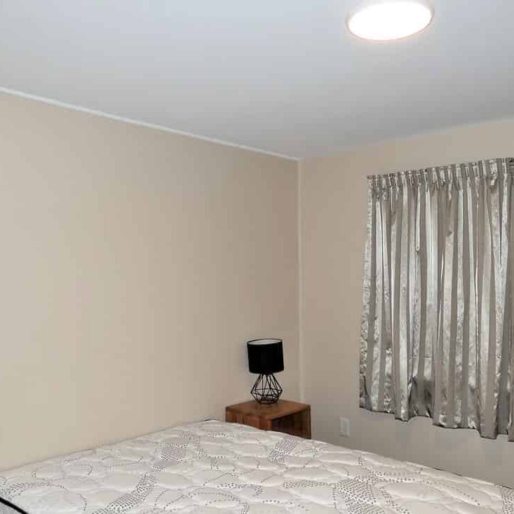 Sunny North-Facing Apartment with Parking - Photo 1