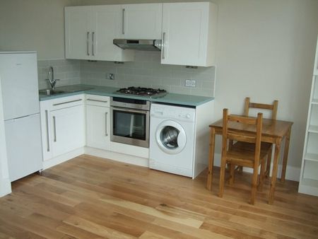 1 Bed Flat, Sternhold Avenue, SW2 - Photo 3