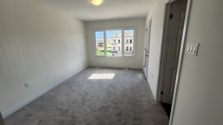 For Lease - 3 Hine Road, Brantford, Ontario - Photo 2