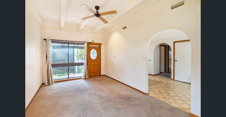 Charming Unit in the heart of Morwell - Photo 2