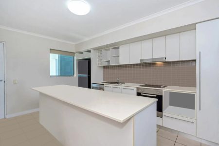 luxury Living in the Heart of Townsville - Photo 2
