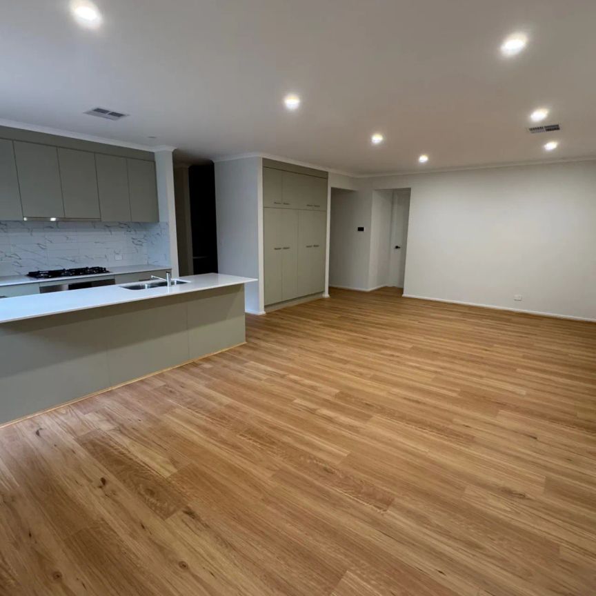 Brand-New Family Home in Riverlea Park - Photo 1