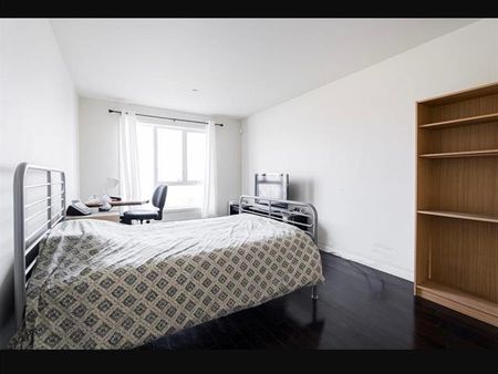 1425 Boul. Le Corbusier - Photo 5