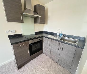 1 bedroom Flat To Let - Photo 3
