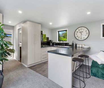 Lovely unit nestled on a tranquil lifestyle block - Photo 3