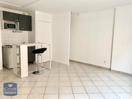 Location Appartement 1 pièce 29m² LYON 7ème - Photo 2
