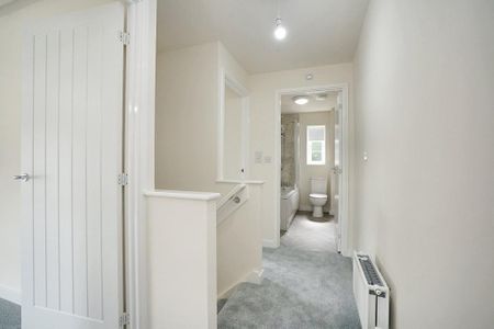 3 bedroom detached house to rent - Photo 2