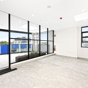 Brand New Selection Of Up Market Studios - 1 Ground Level Studio Left! - Photo 2