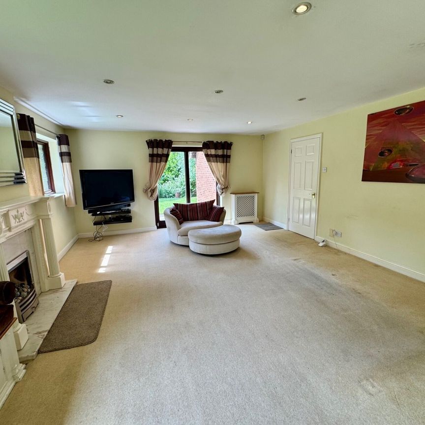 4 bedroom bungalow to rent - Photo 1